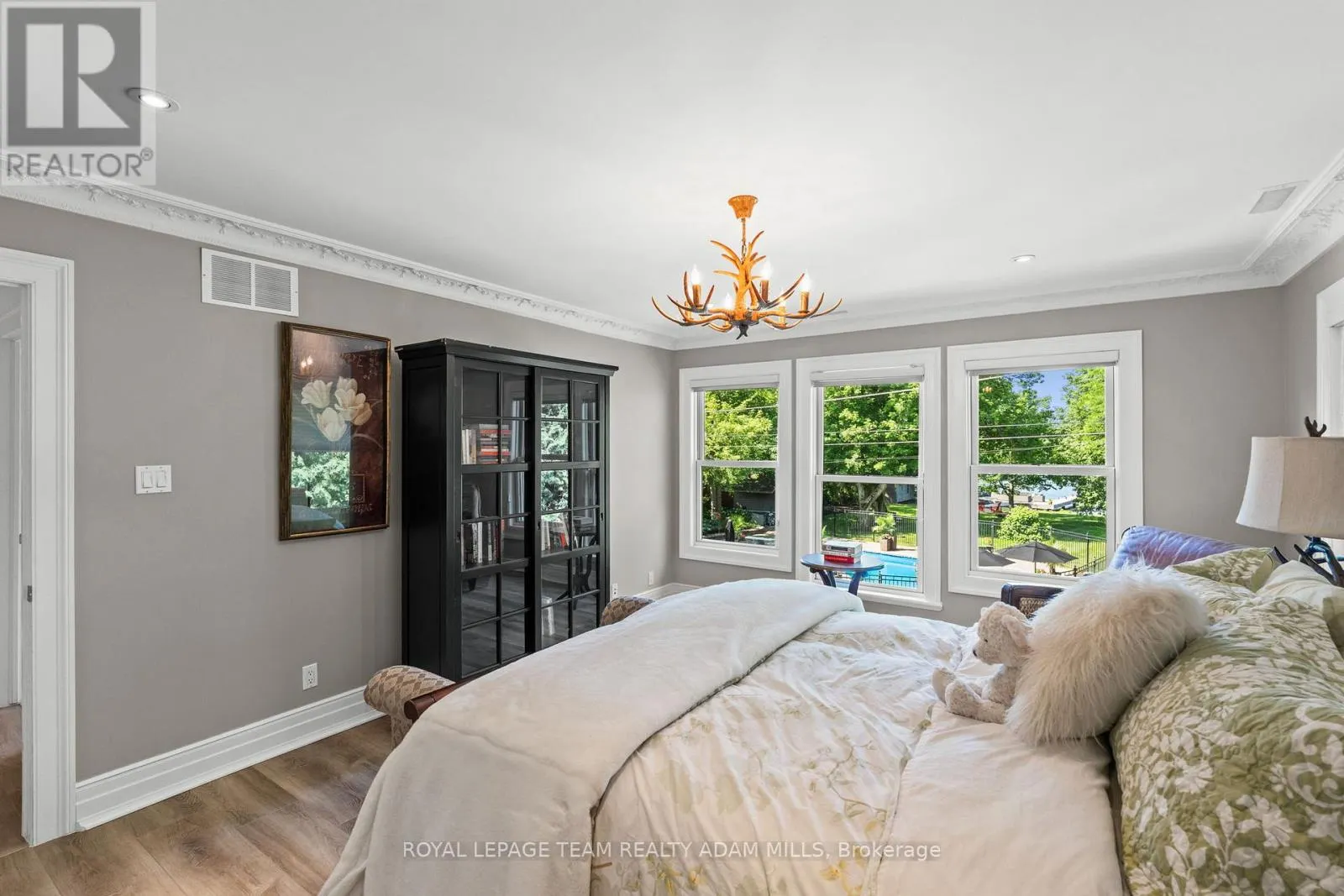 2330 SUMMERSIDE DRIVE