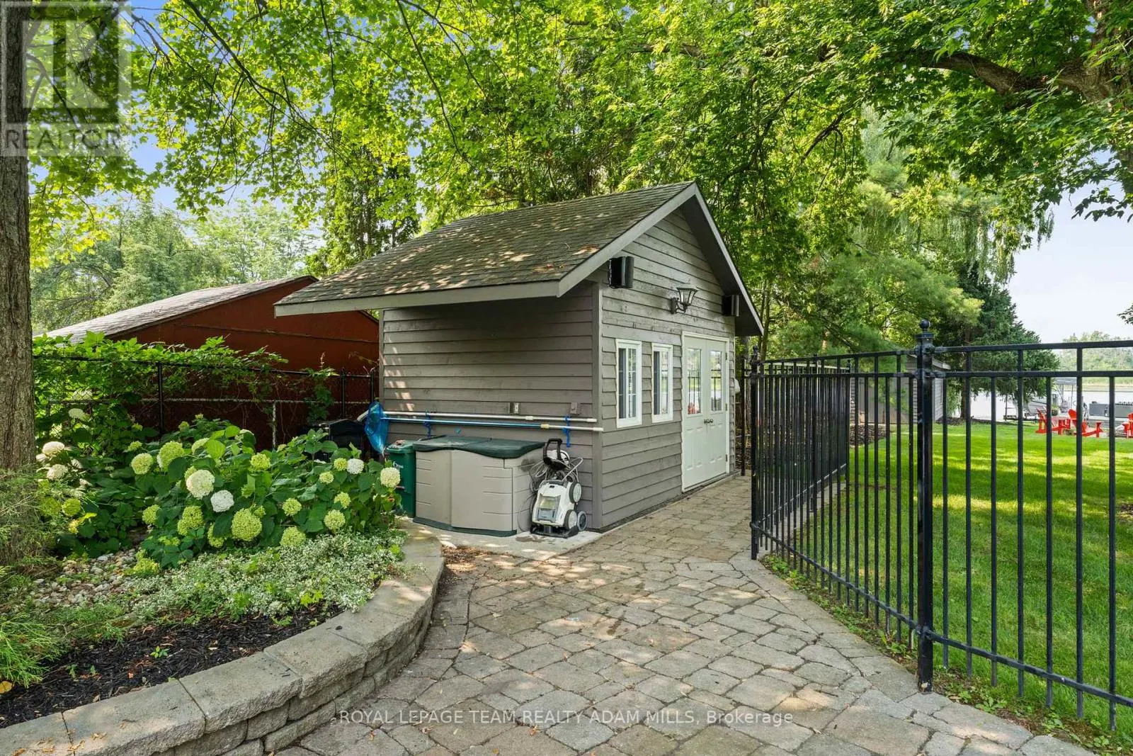 2330 SUMMERSIDE DRIVE