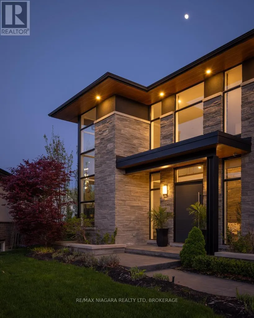 11 WOODBOURNE COURT