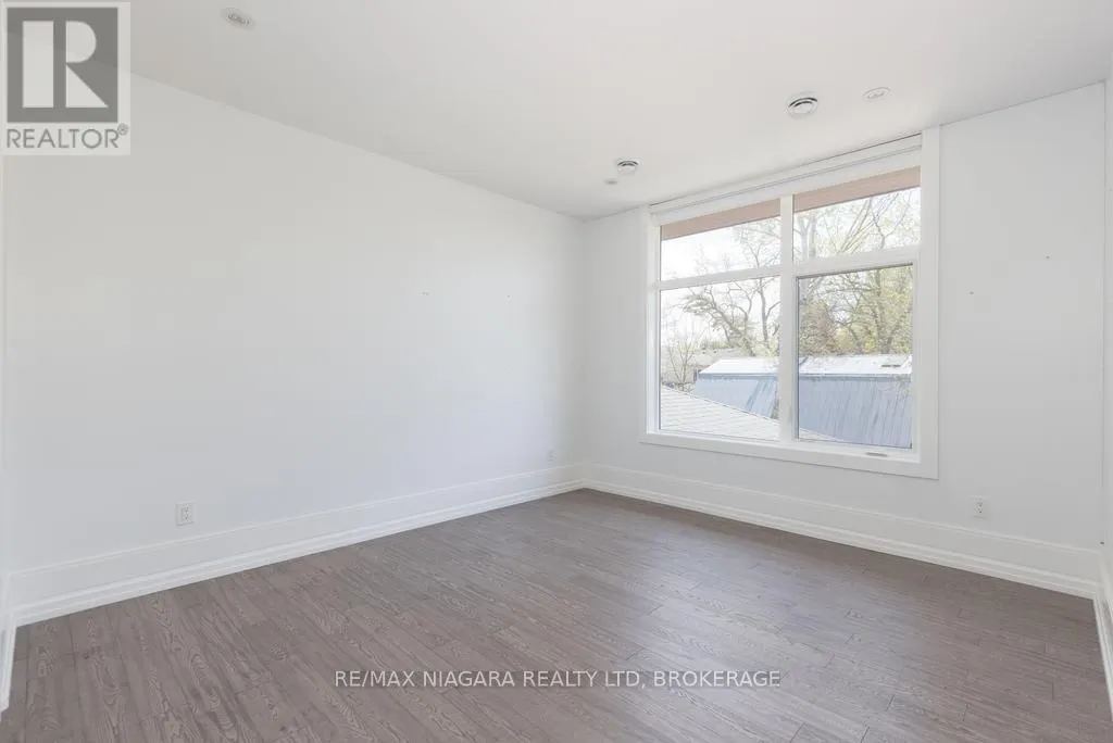 11 WOODBOURNE COURT