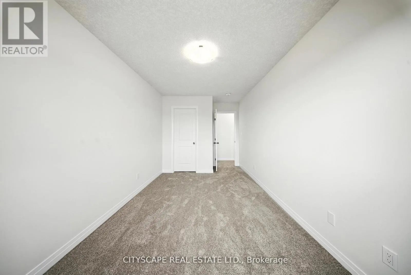 39 RIVERGREEN CRESCENT