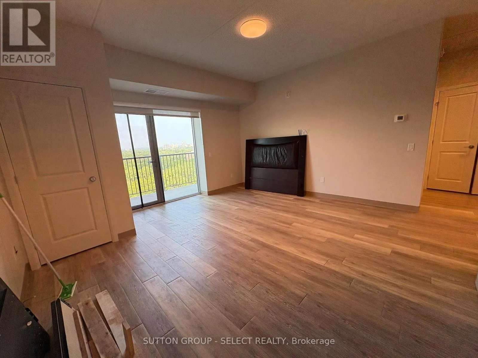 1208 - 99 POND MILLS ROAD, #1208