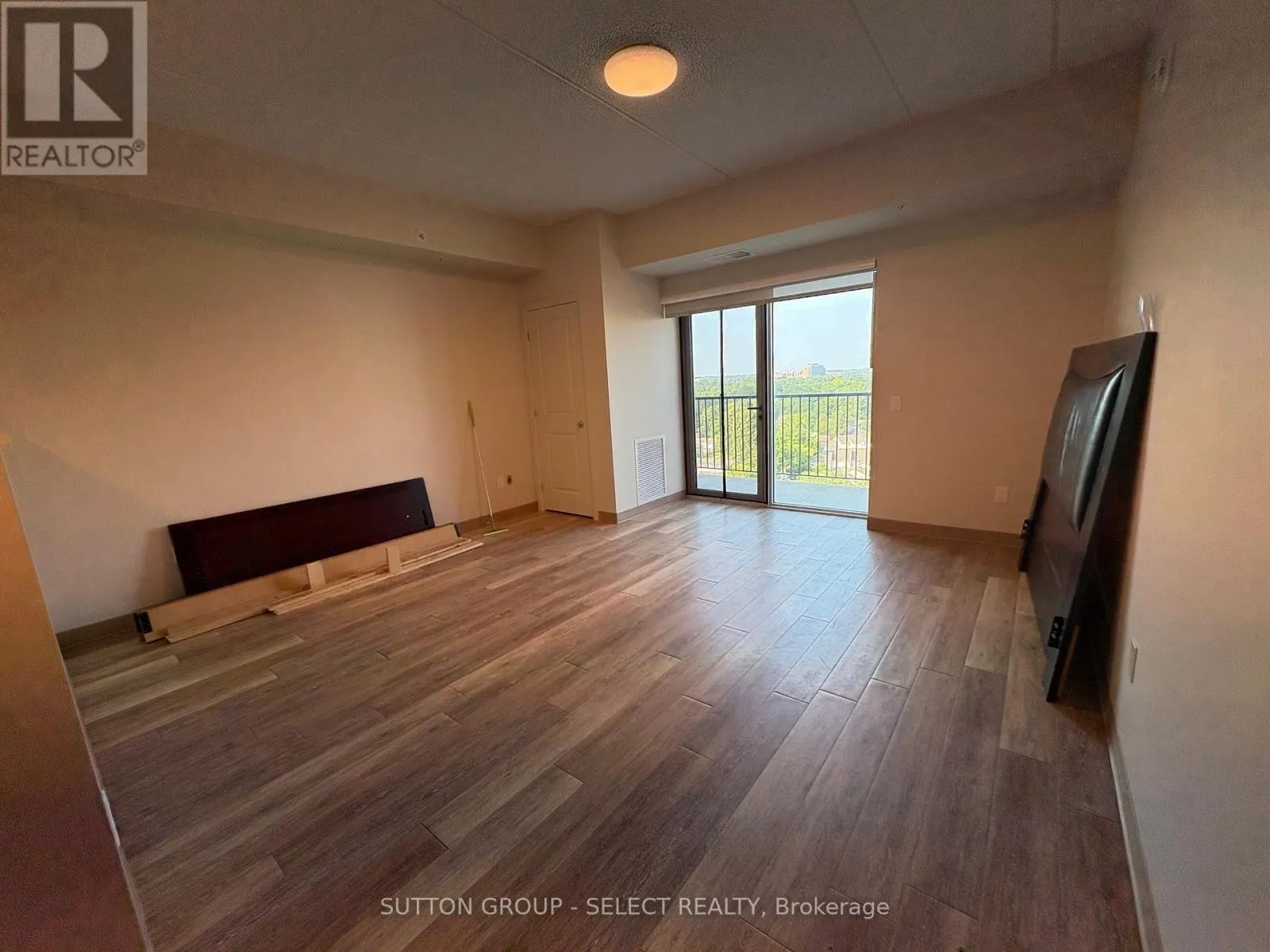 1208 - 99 POND MILLS ROAD, #1208