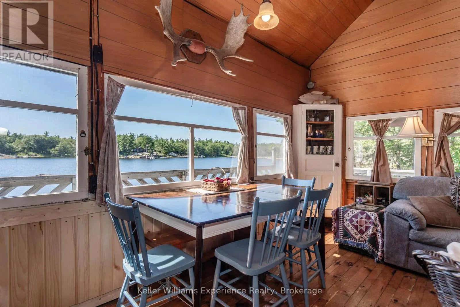 8326 IS 2210 GEORGIAN BAY