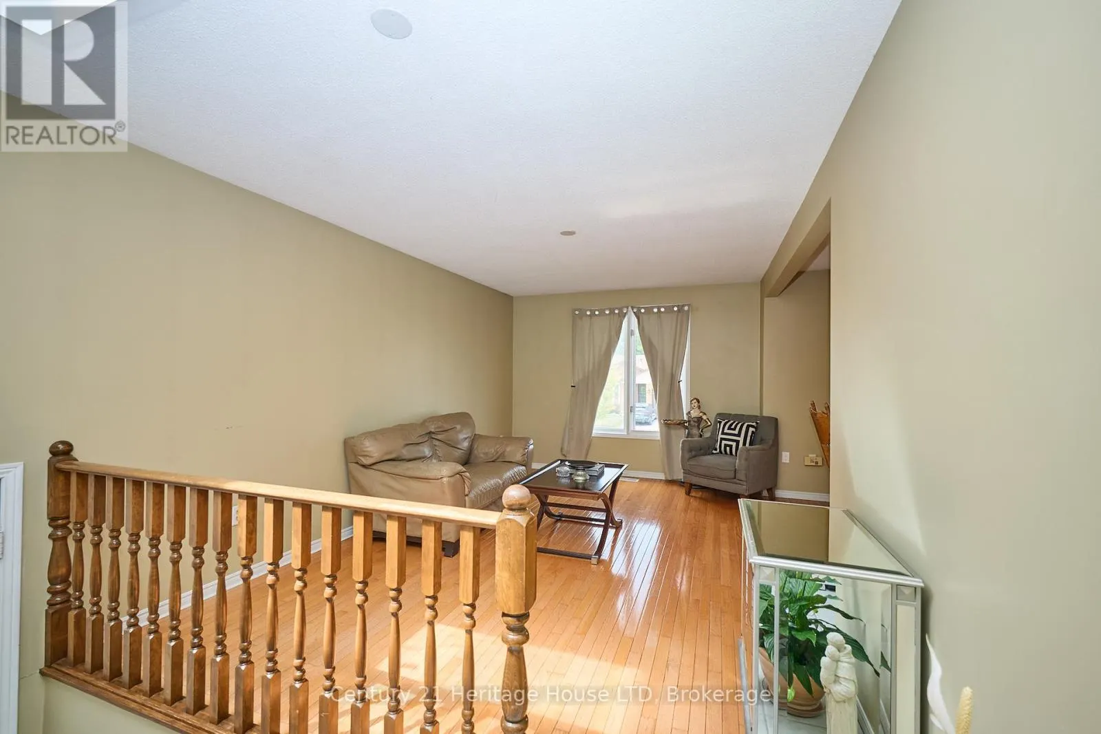 7724 DONLEE DRIVE