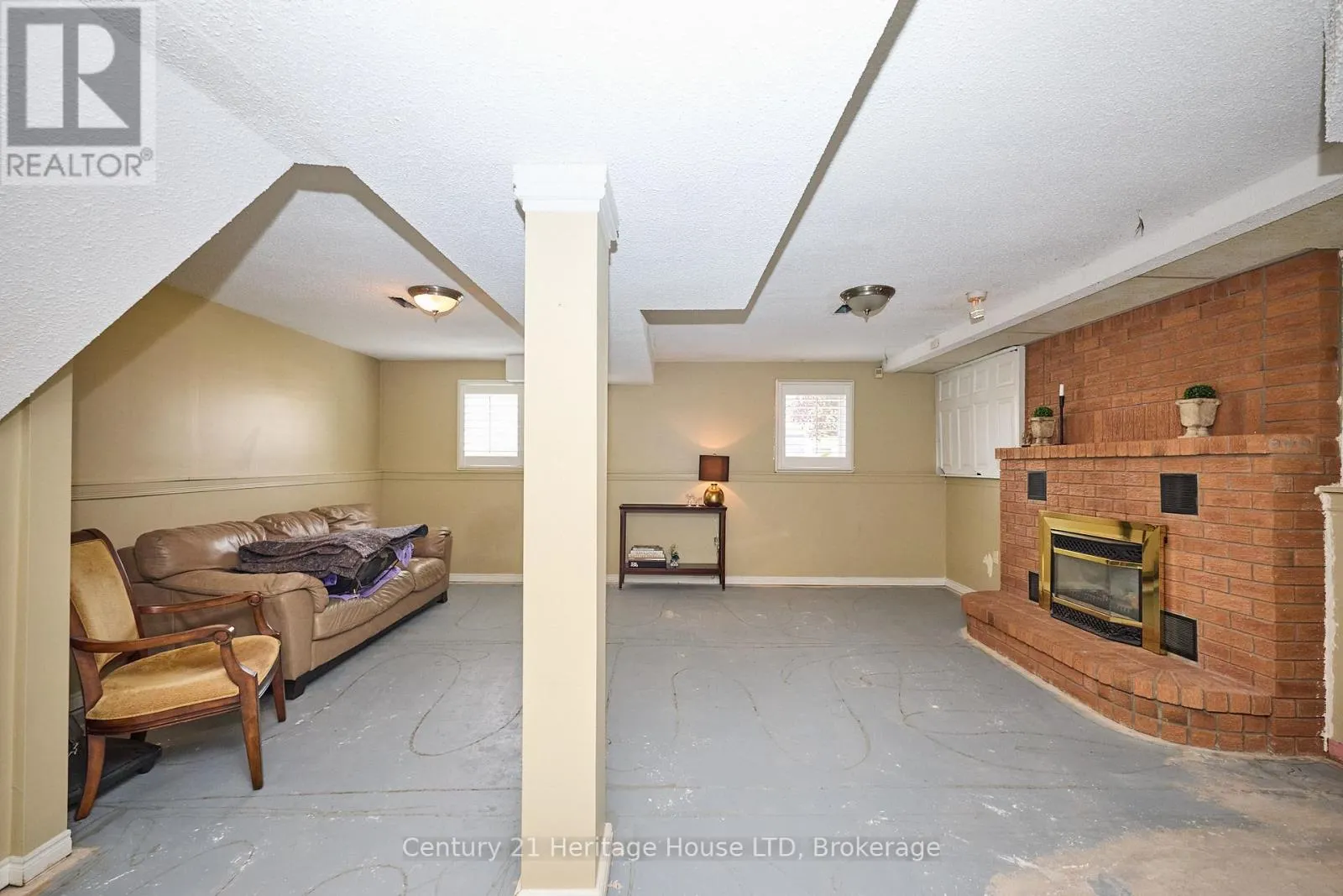 7724 DONLEE DRIVE