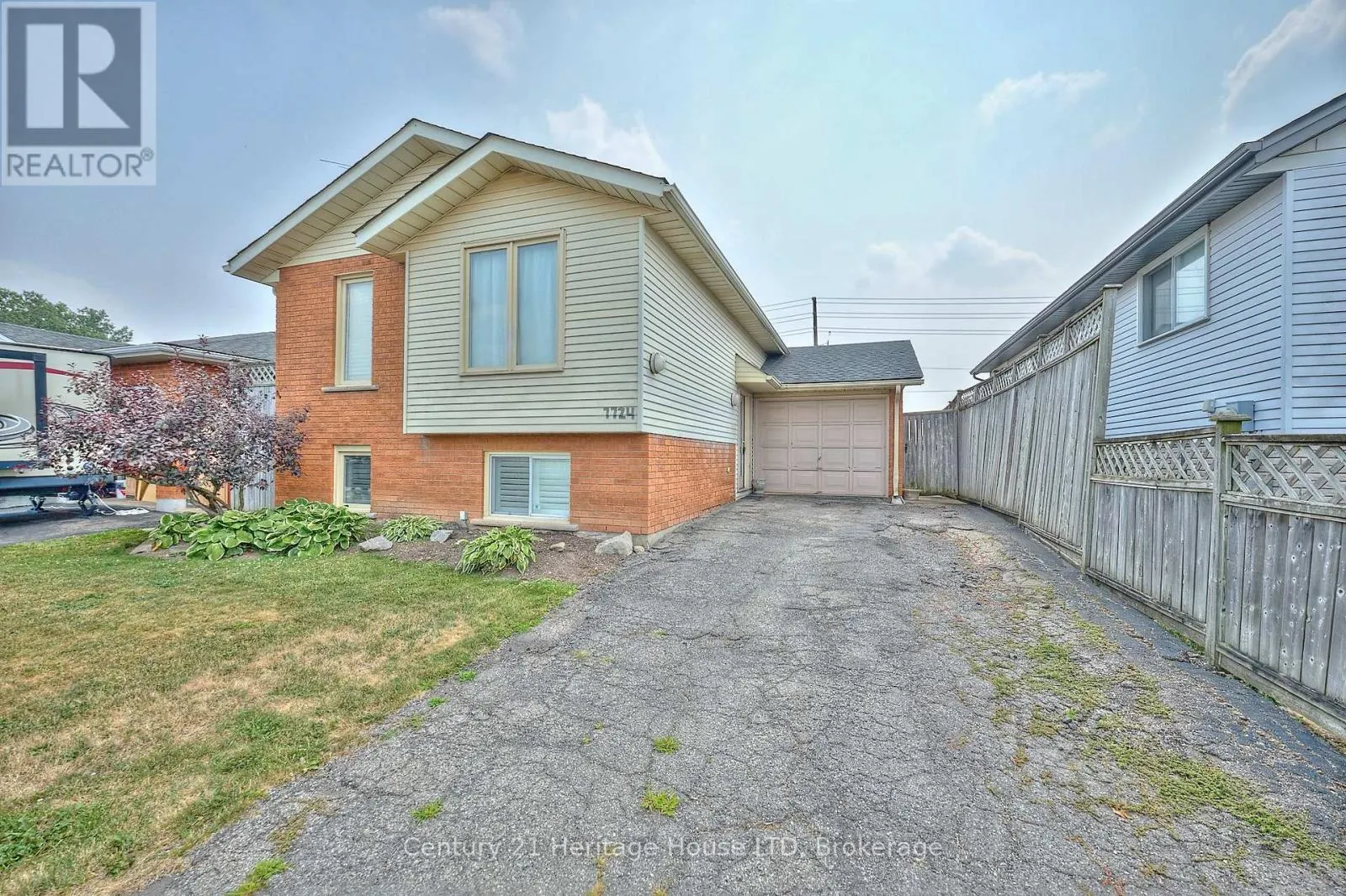 7724 DONLEE DRIVE