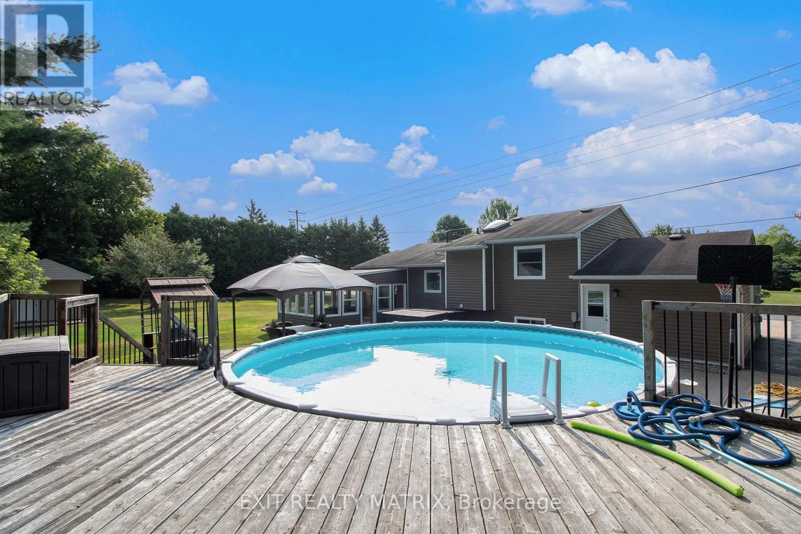 24 STE THERESE BOULEVARD