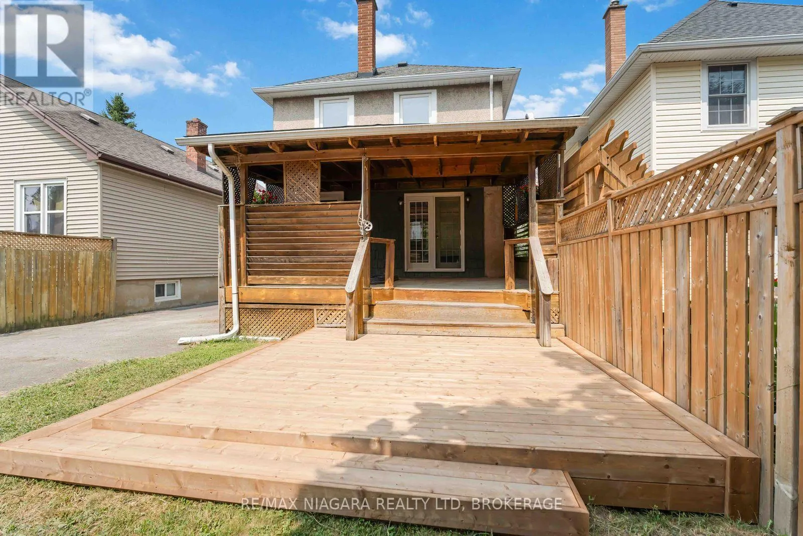8 RUSSELL AVENUE