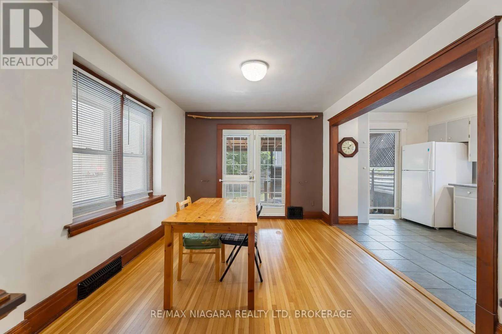 8 RUSSELL AVENUE