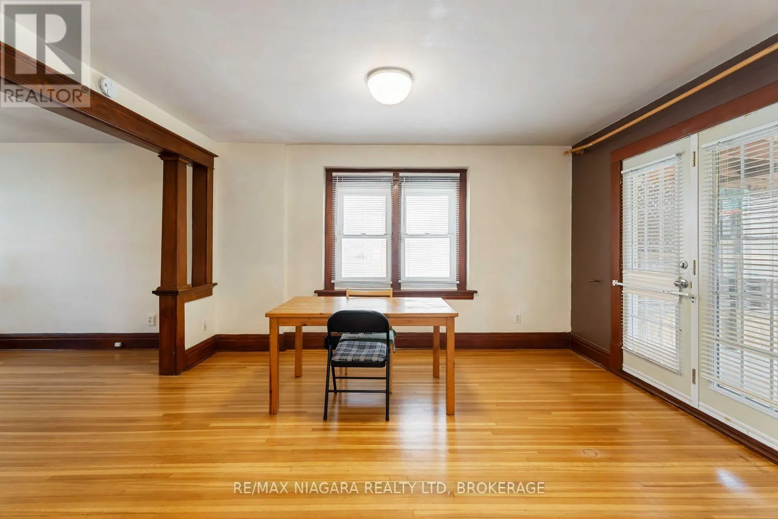 8 RUSSELL AVENUE