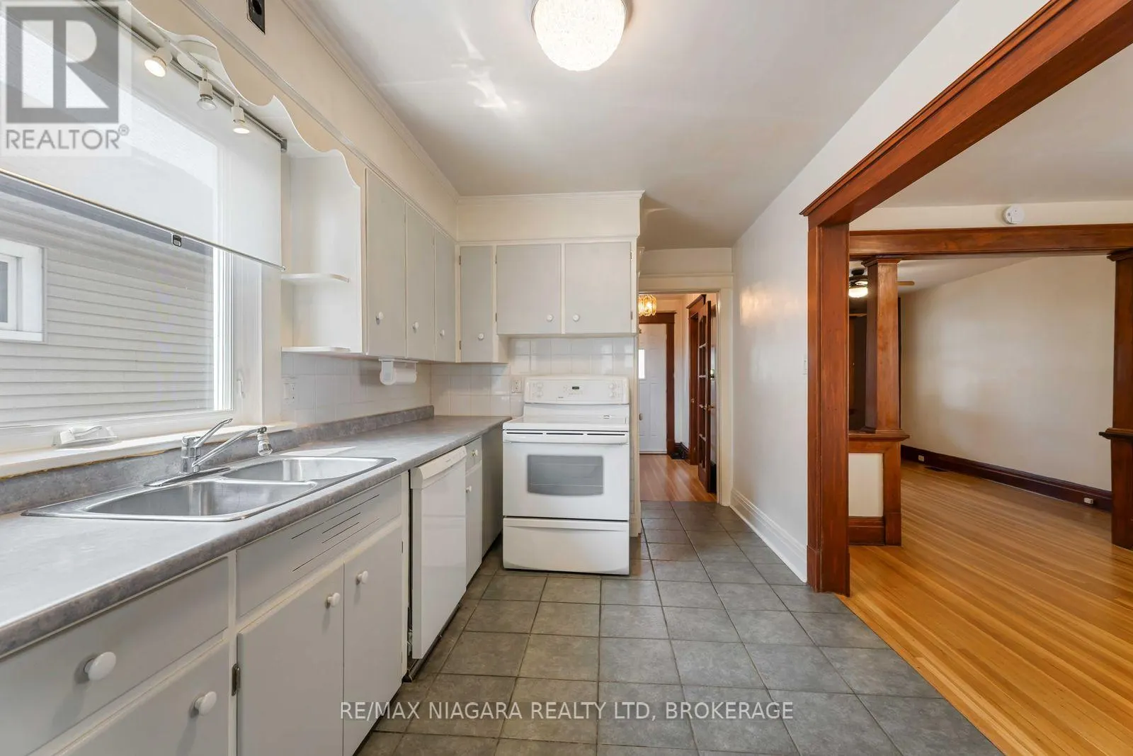 8 RUSSELL AVENUE