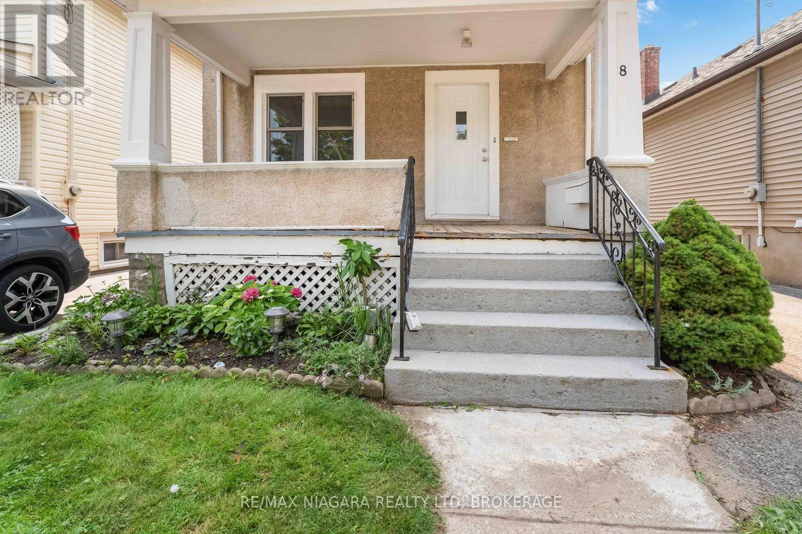 8 RUSSELL AVENUE