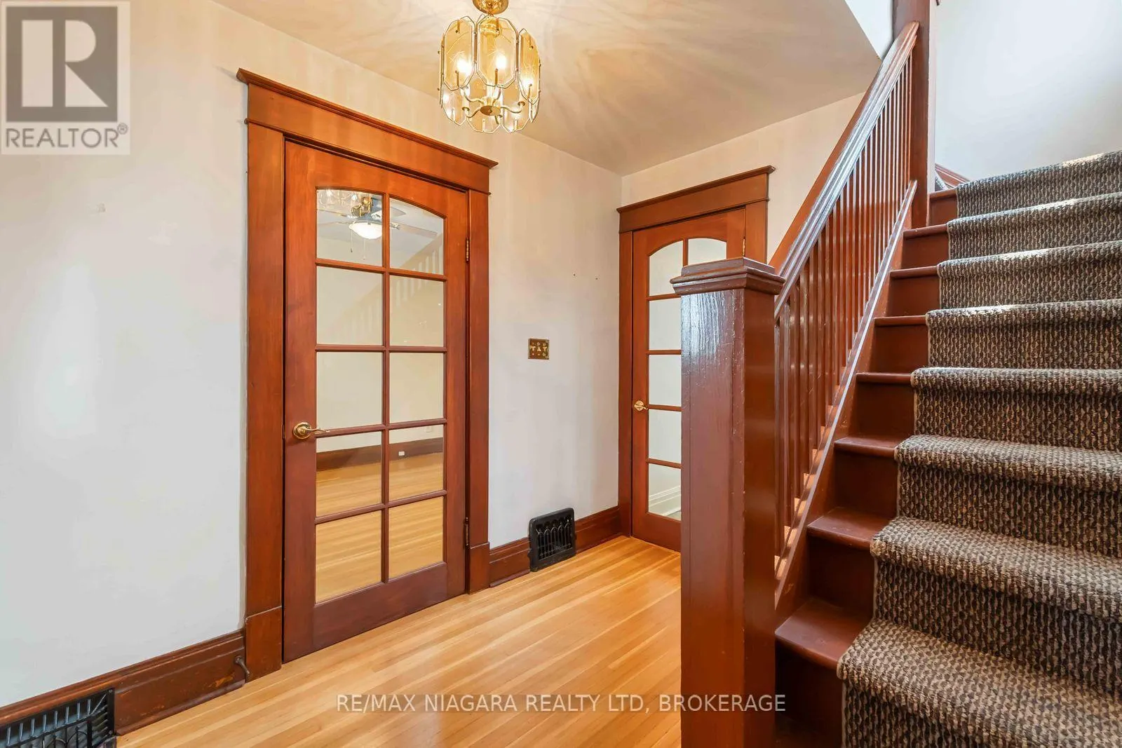 8 RUSSELL AVENUE