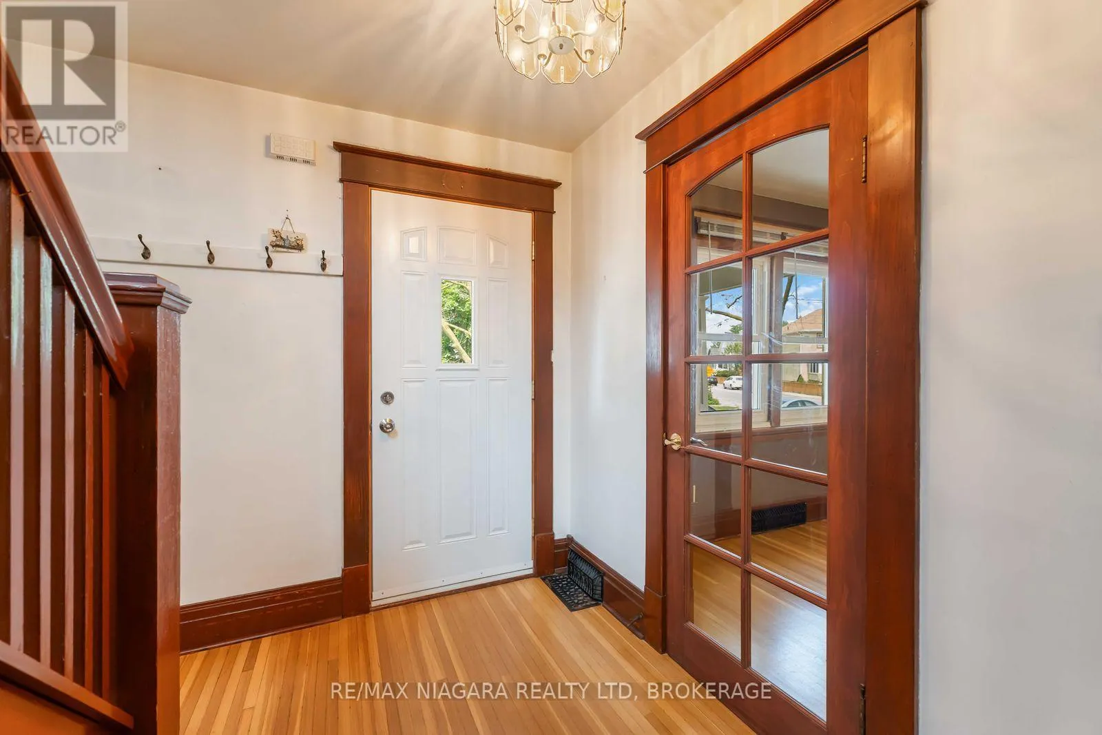 8 RUSSELL AVENUE