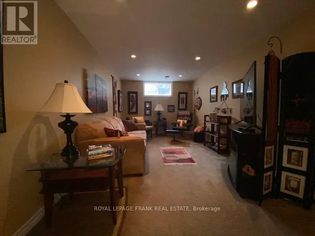 15A GROSS STREET