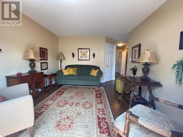 15A GROSS STREET