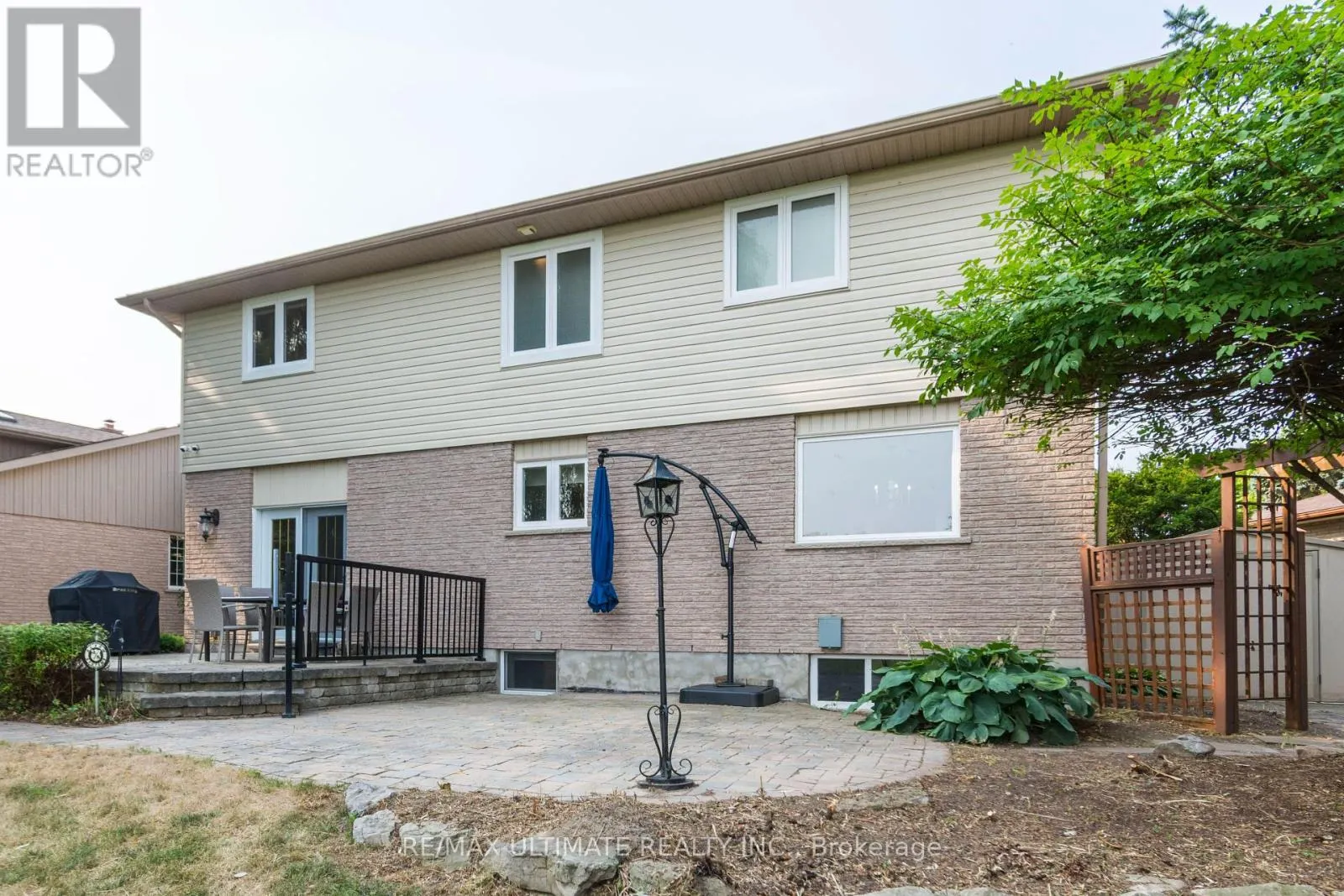 34 BRIARWOOD CRES CRESCENT