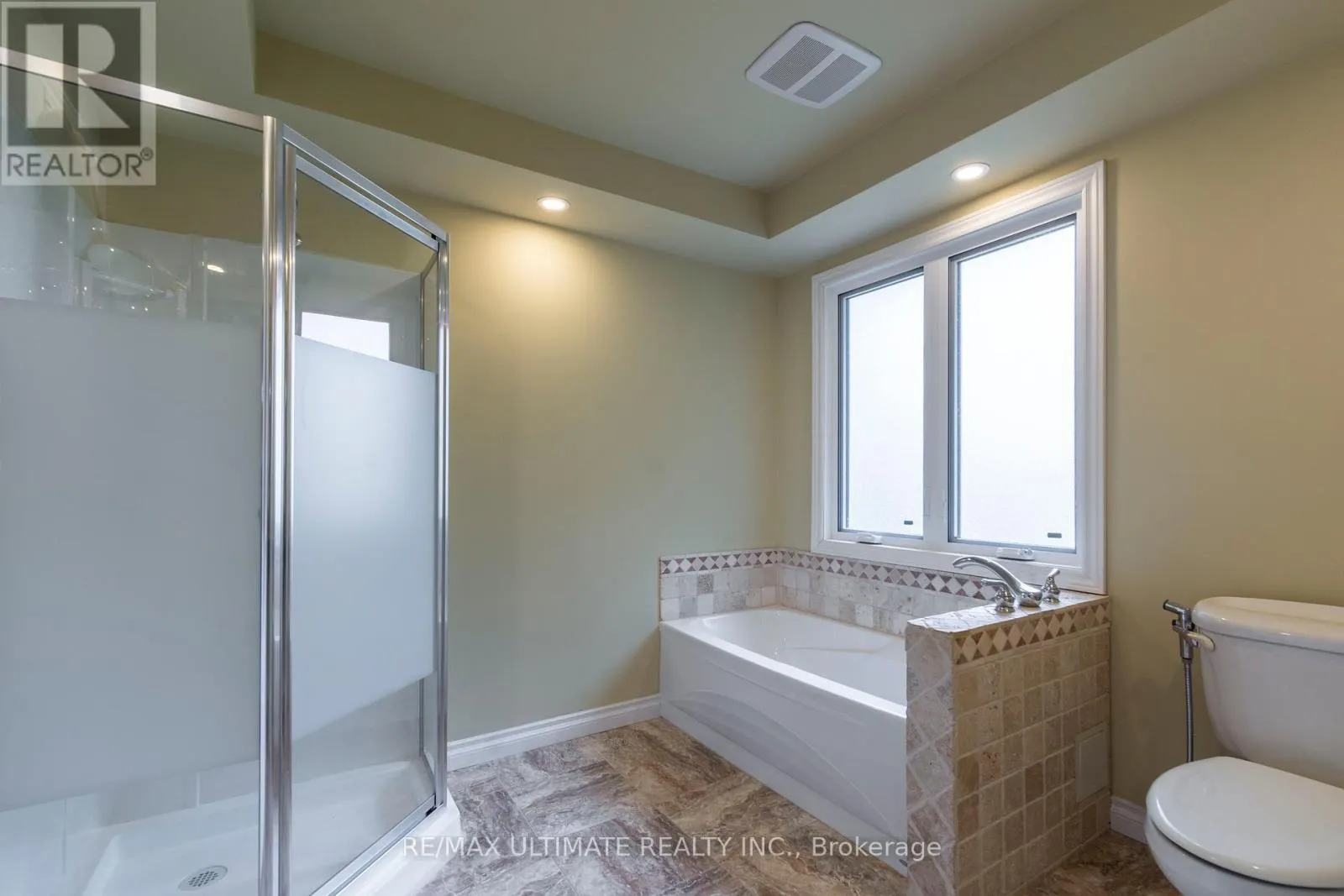 34 BRIARWOOD CRES CRESCENT