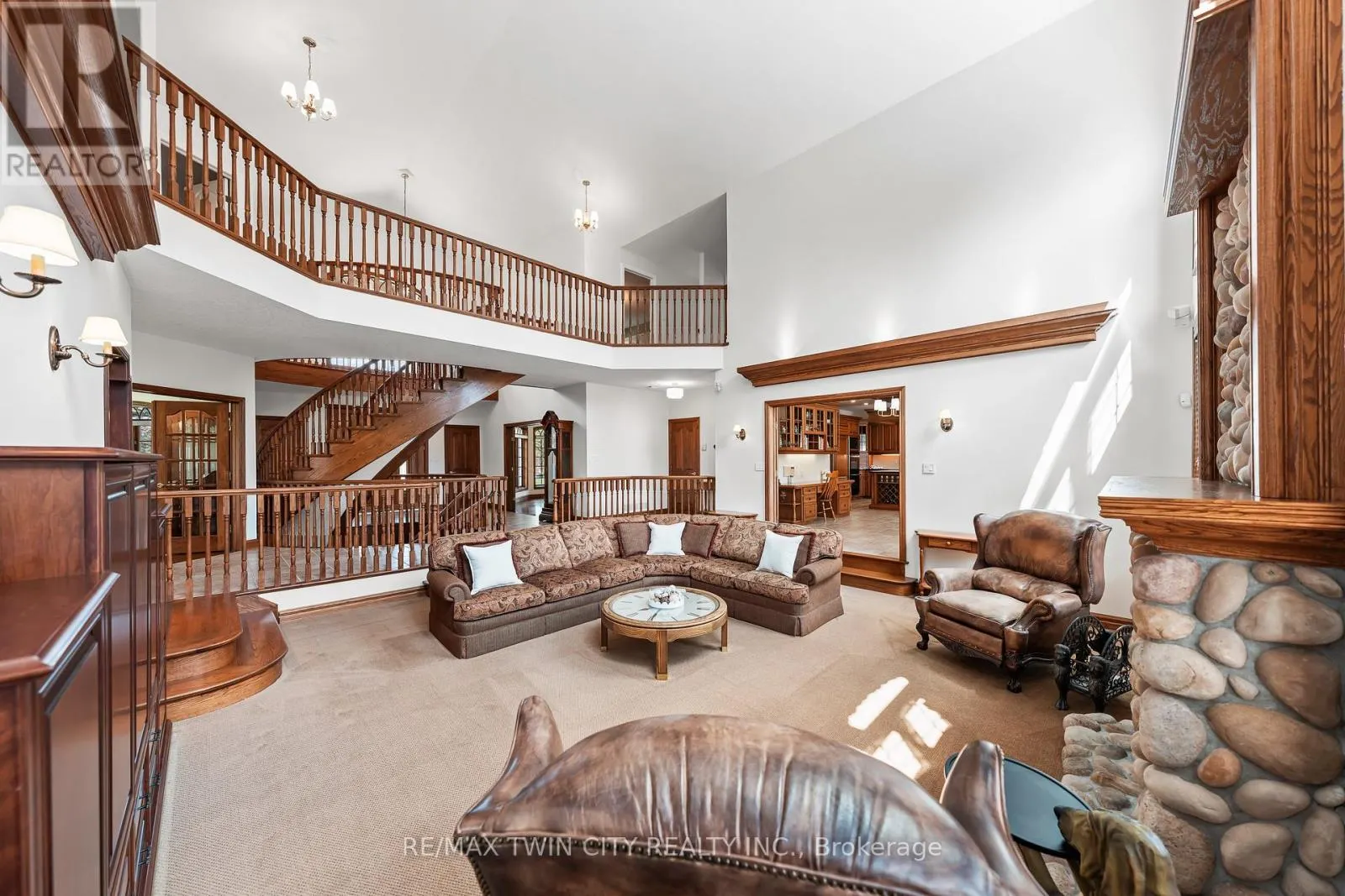 375 RIVER OAK PLACE