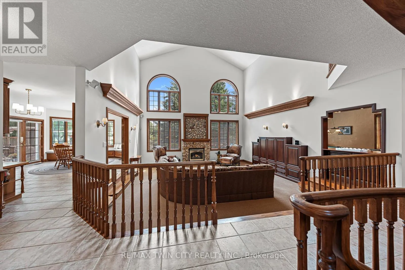 375 RIVER OAK PLACE