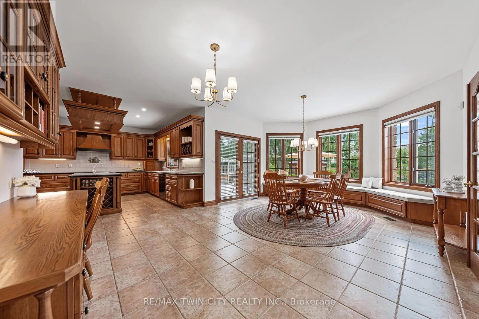375 RIVER OAK PLACE