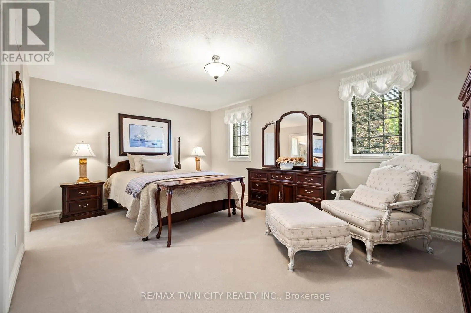 375 RIVER OAK PLACE