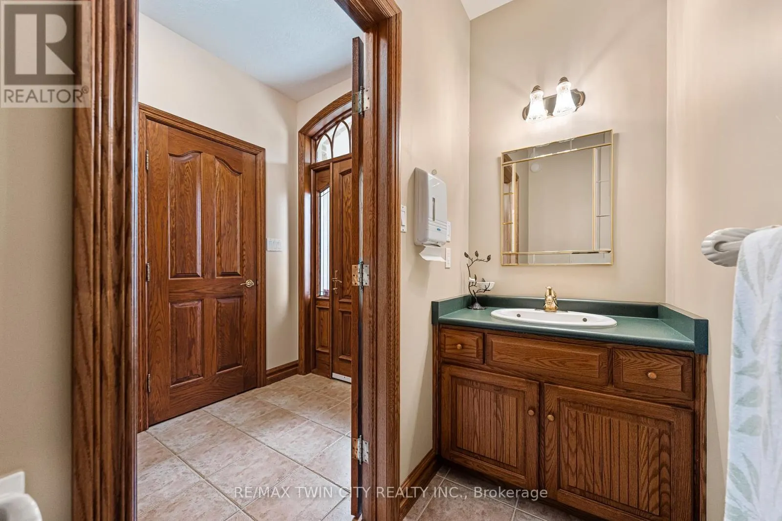 375 RIVER OAK PLACE