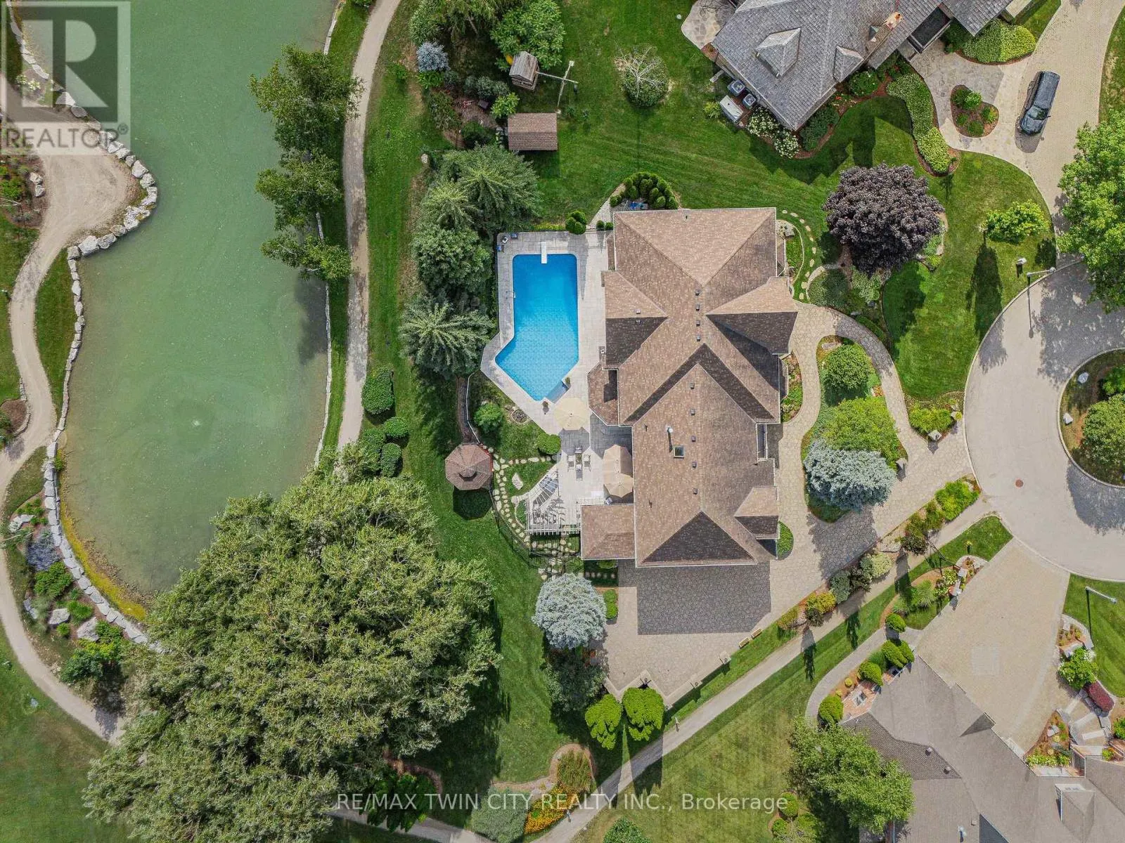 375 RIVER OAK PLACE