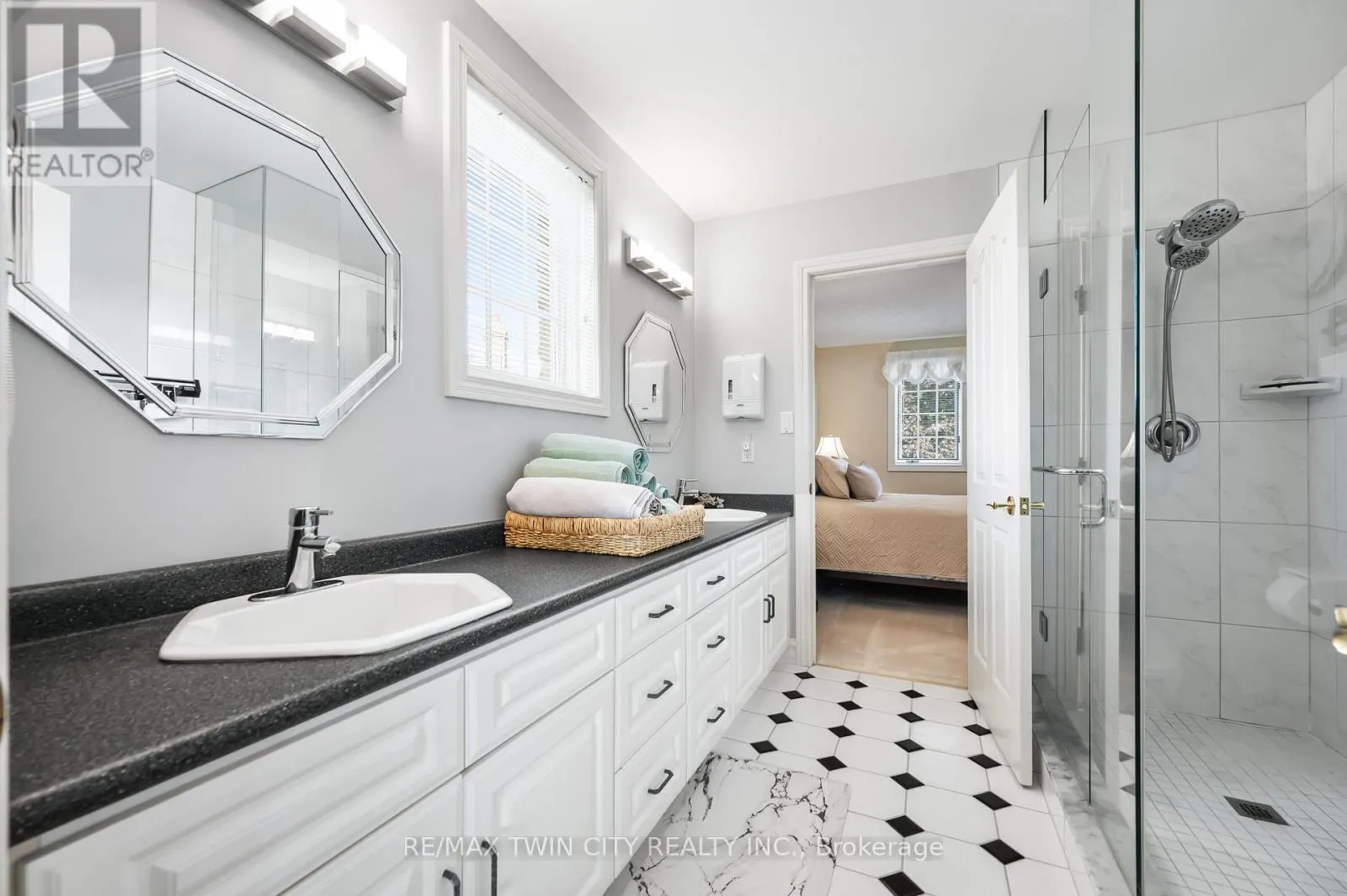 375 RIVER OAK PLACE