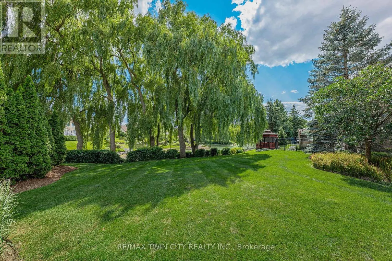 375 RIVER OAK PLACE