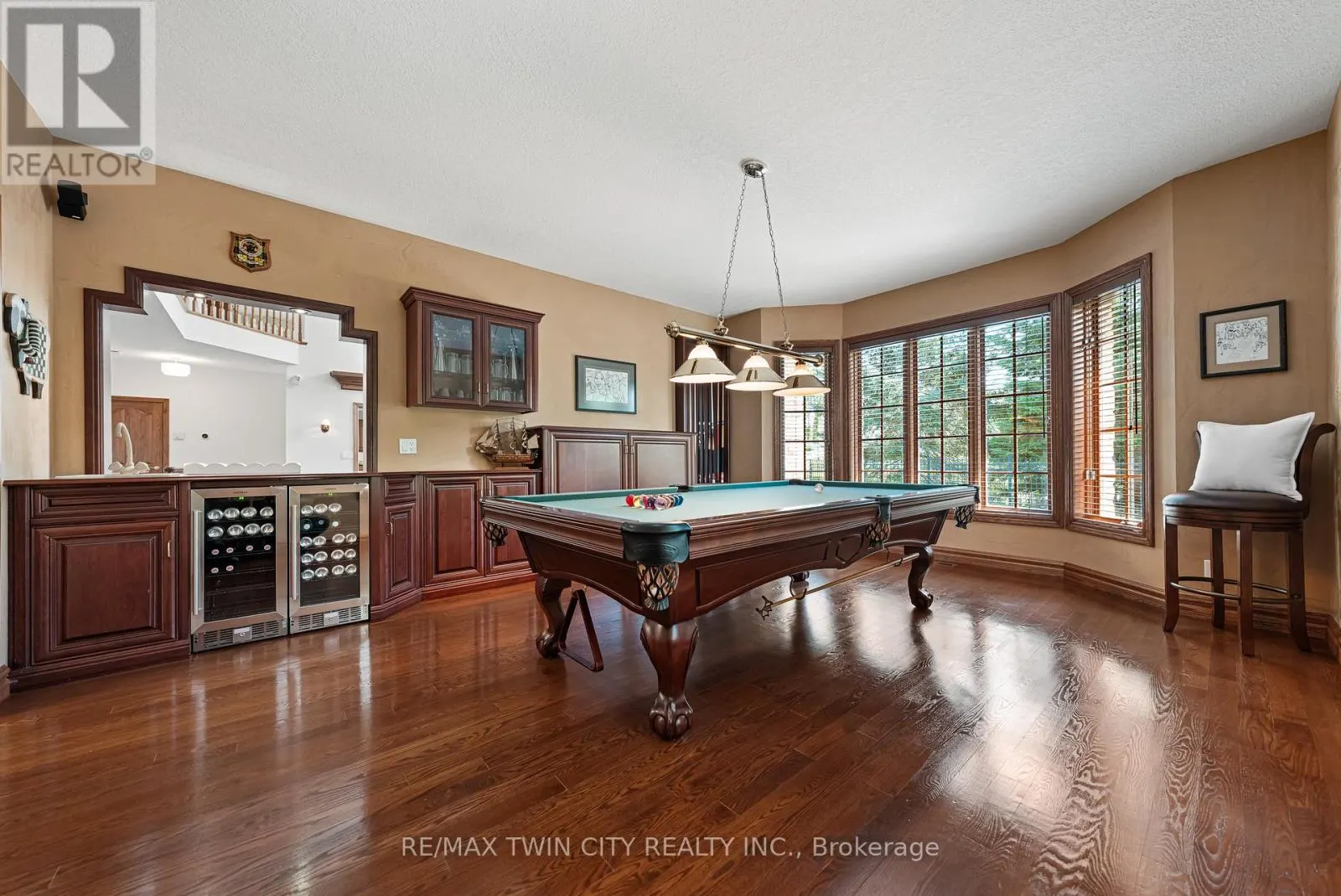 375 RIVER OAK PLACE