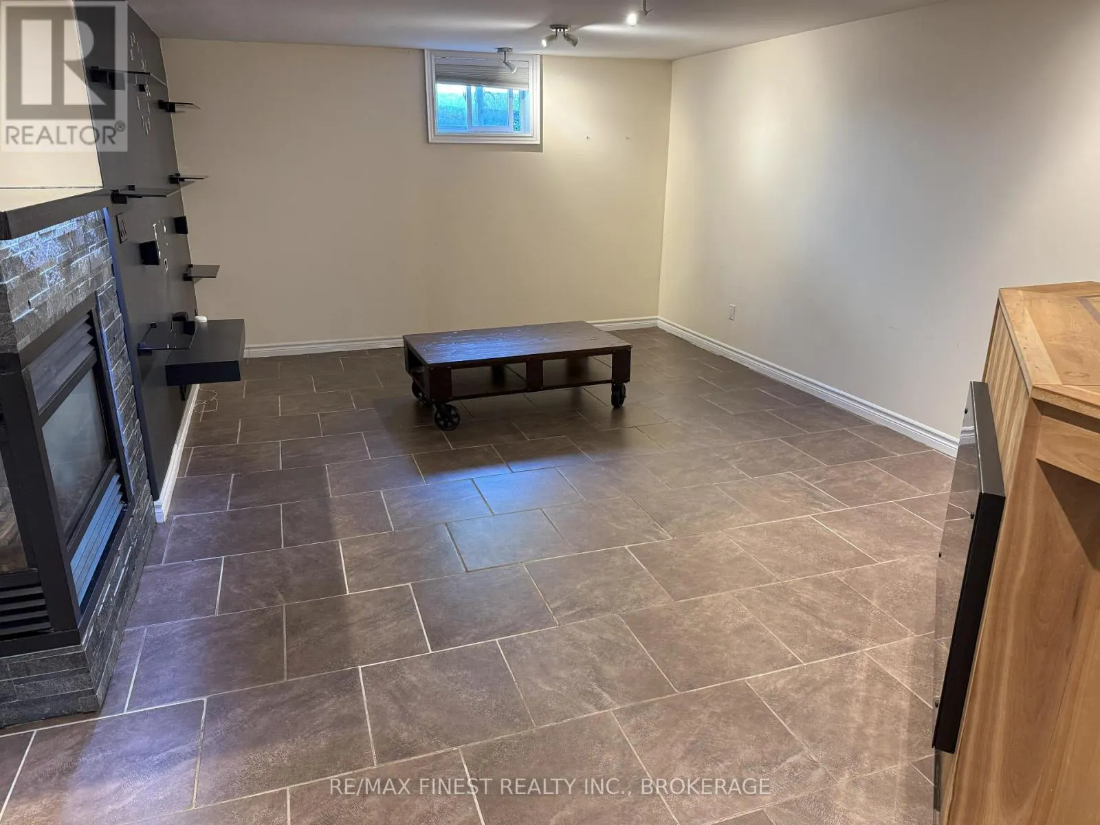 90 MORENZ CRESCENT