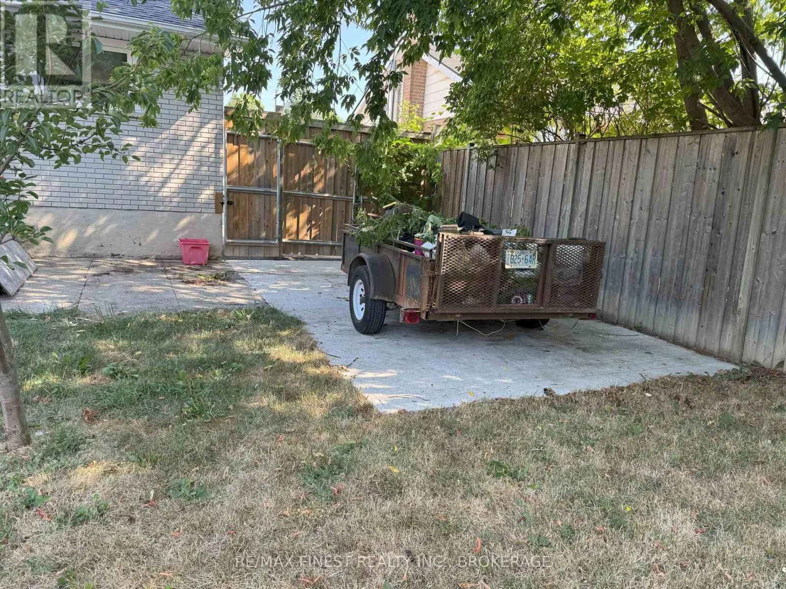 90 MORENZ CRESCENT