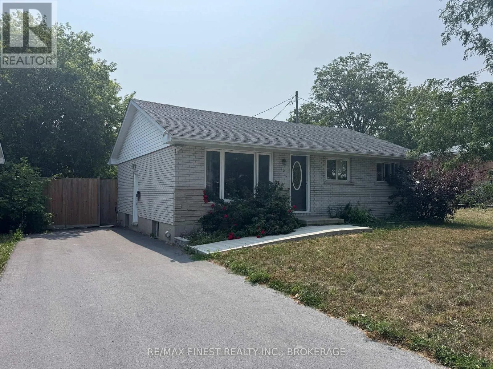 90 MORENZ CRESCENT