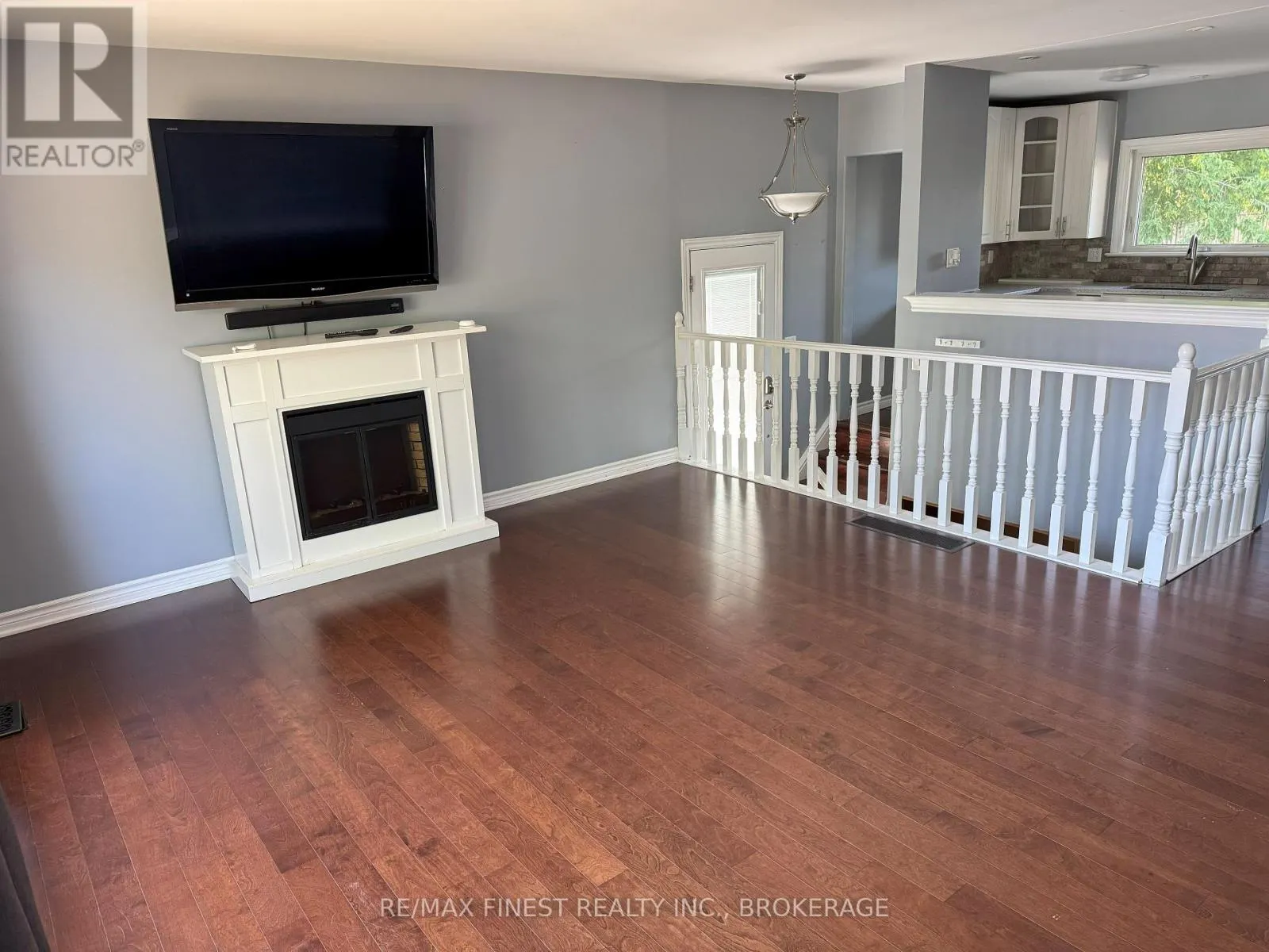 90 MORENZ CRESCENT