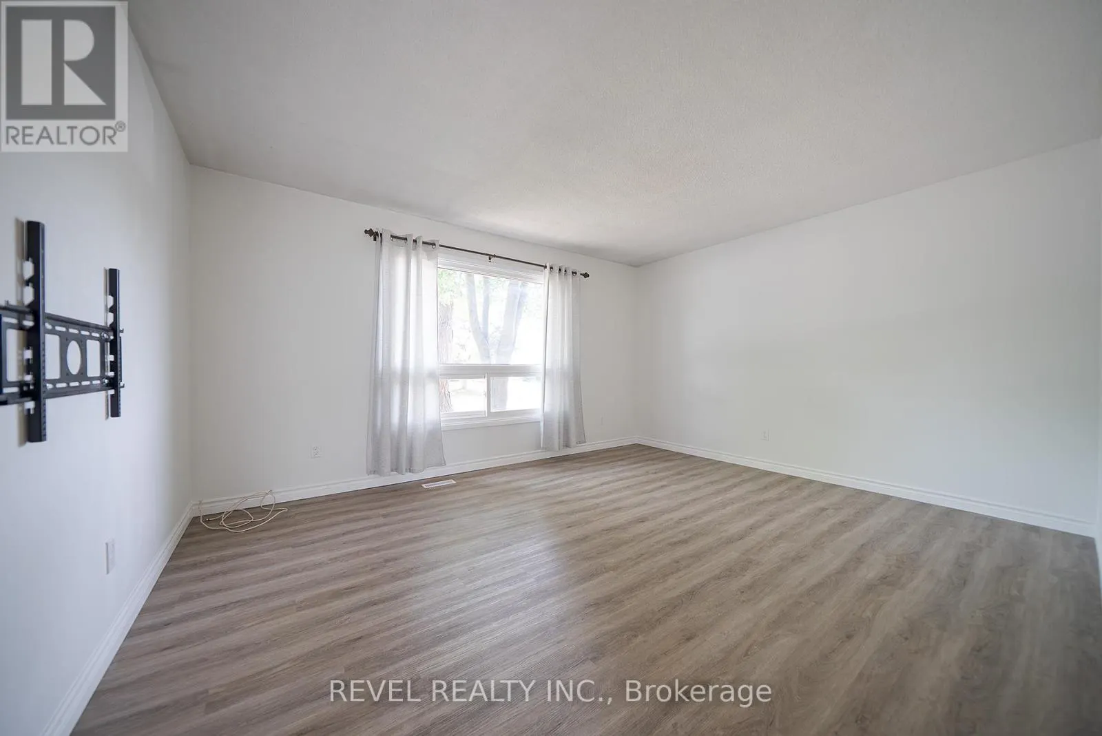 90 WHITE OWL CRESCENT