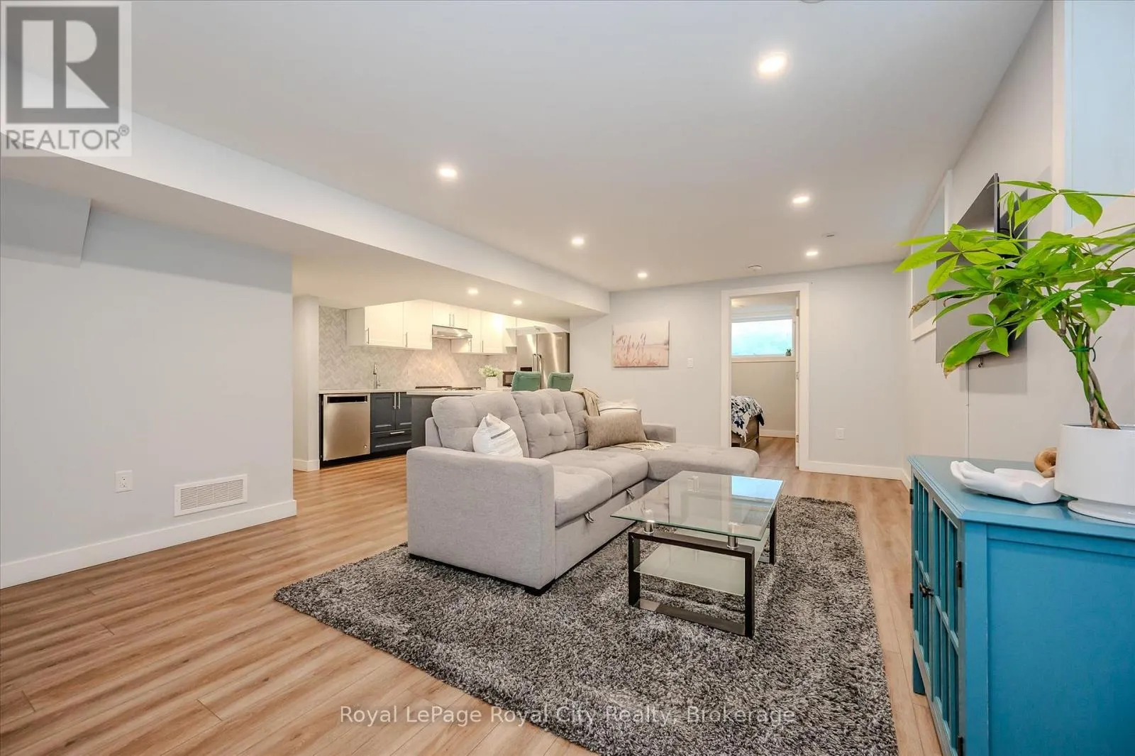 49 RYDER AVENUE