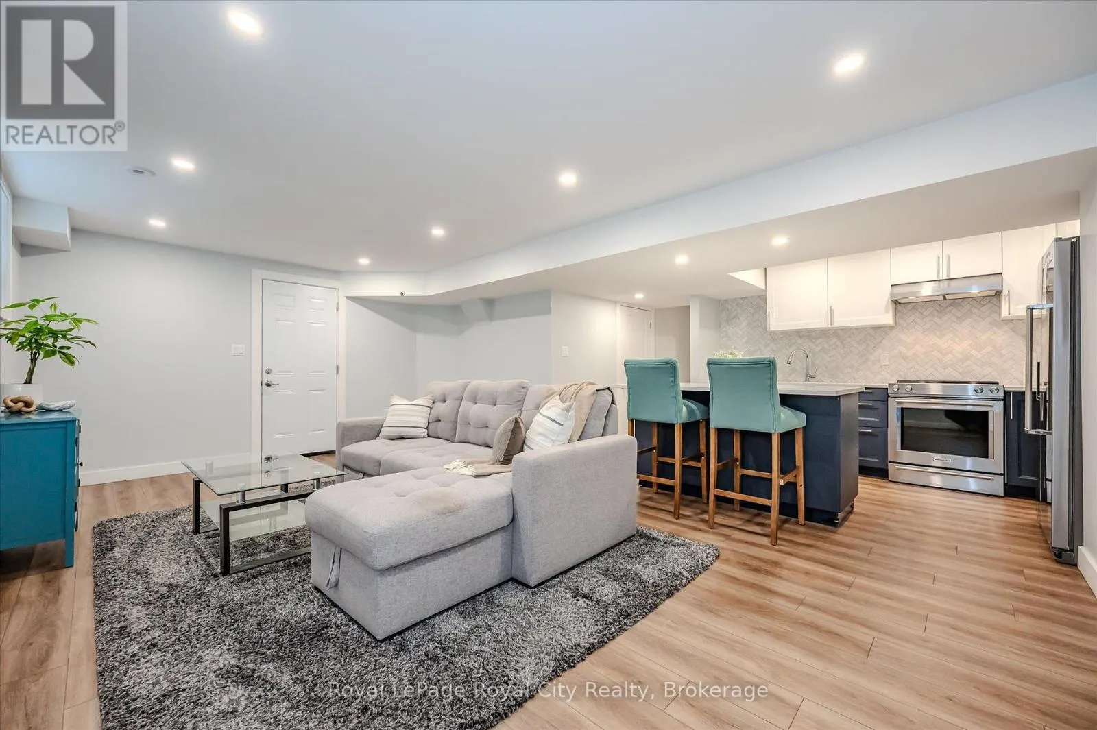 49 RYDER AVENUE