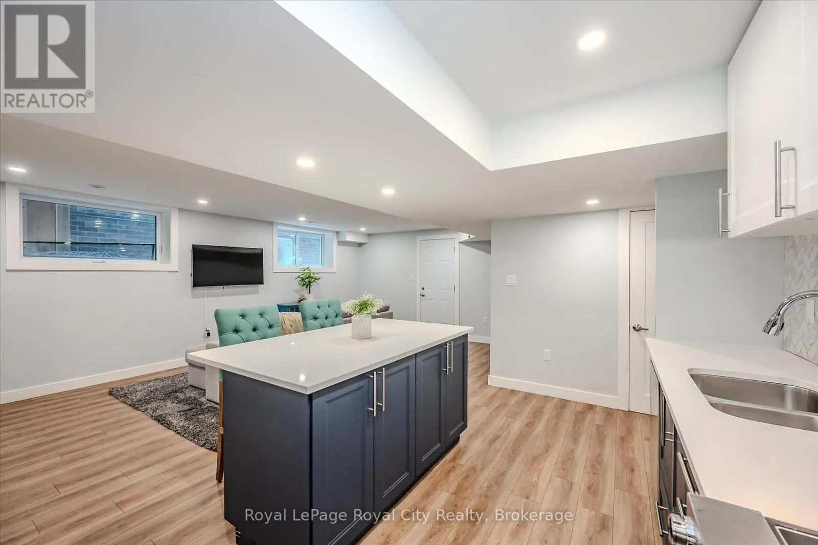 49 RYDER AVENUE