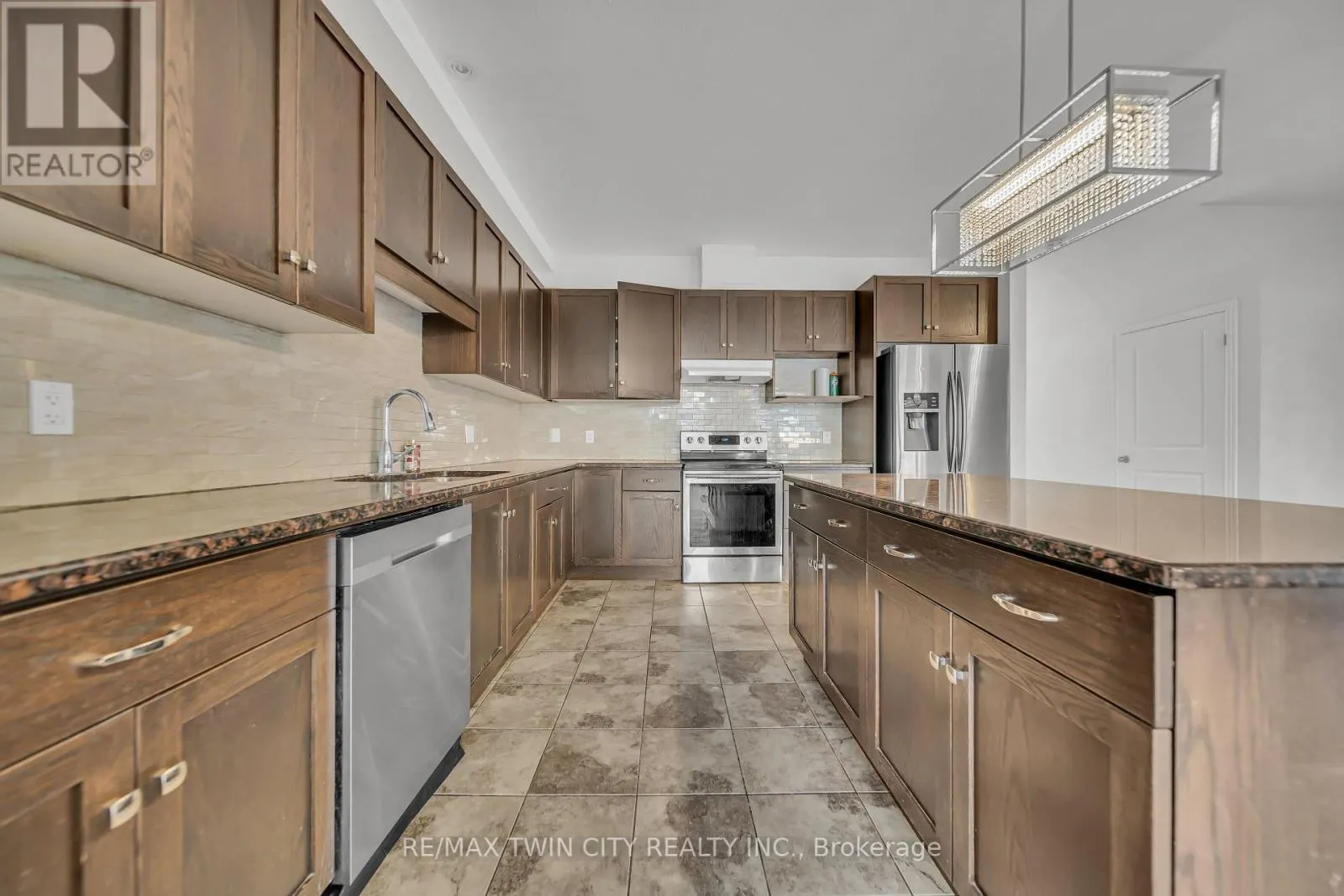 182 EDEN OAK TRAIL