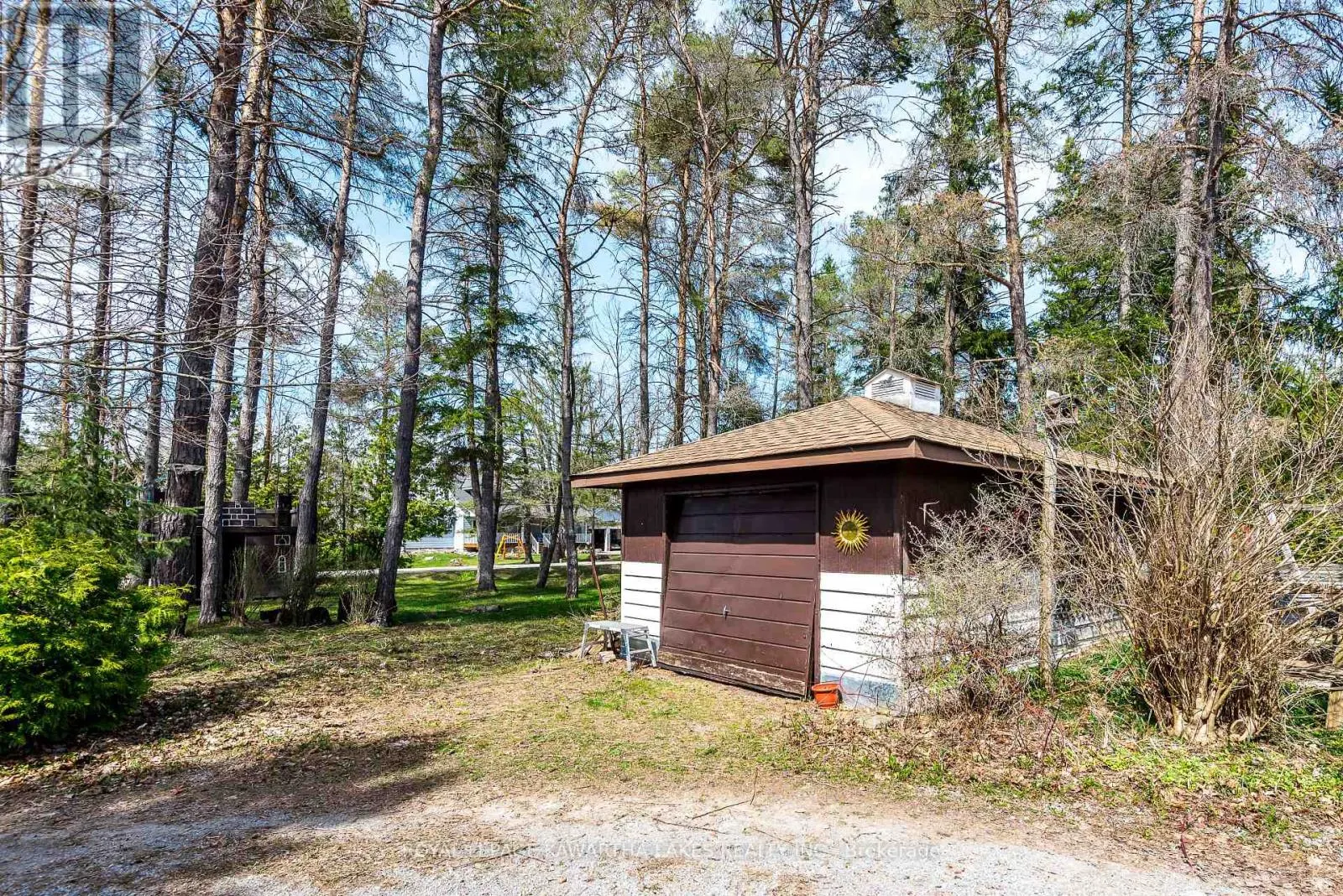 85 THOMAS DRIVE