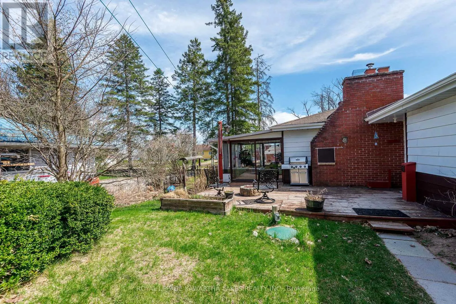85 THOMAS DRIVE