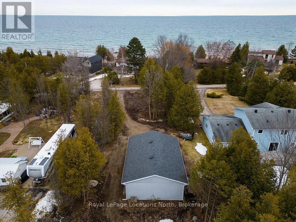 236 LAKESHORE ROAD S