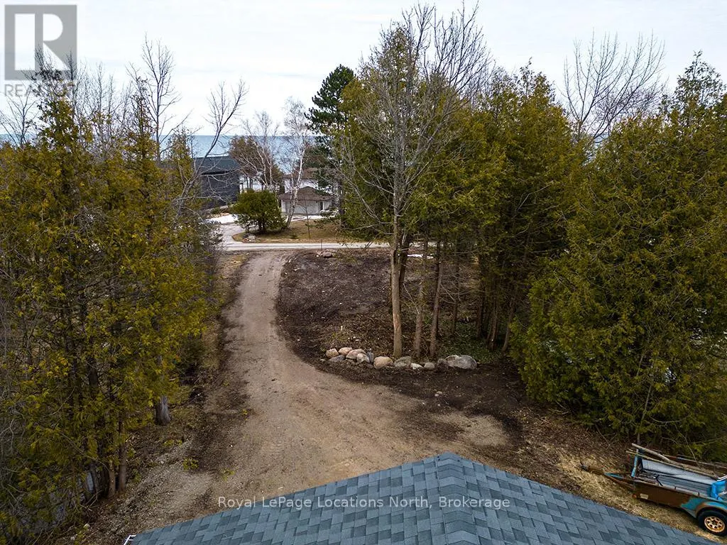 236 LAKESHORE ROAD S