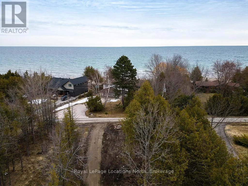 236 LAKESHORE ROAD S