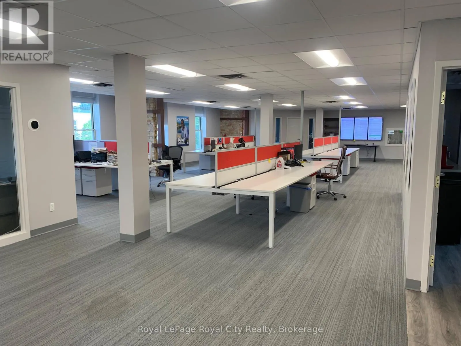 SECOND FLOOR - 2 WYNDHAM STREET N