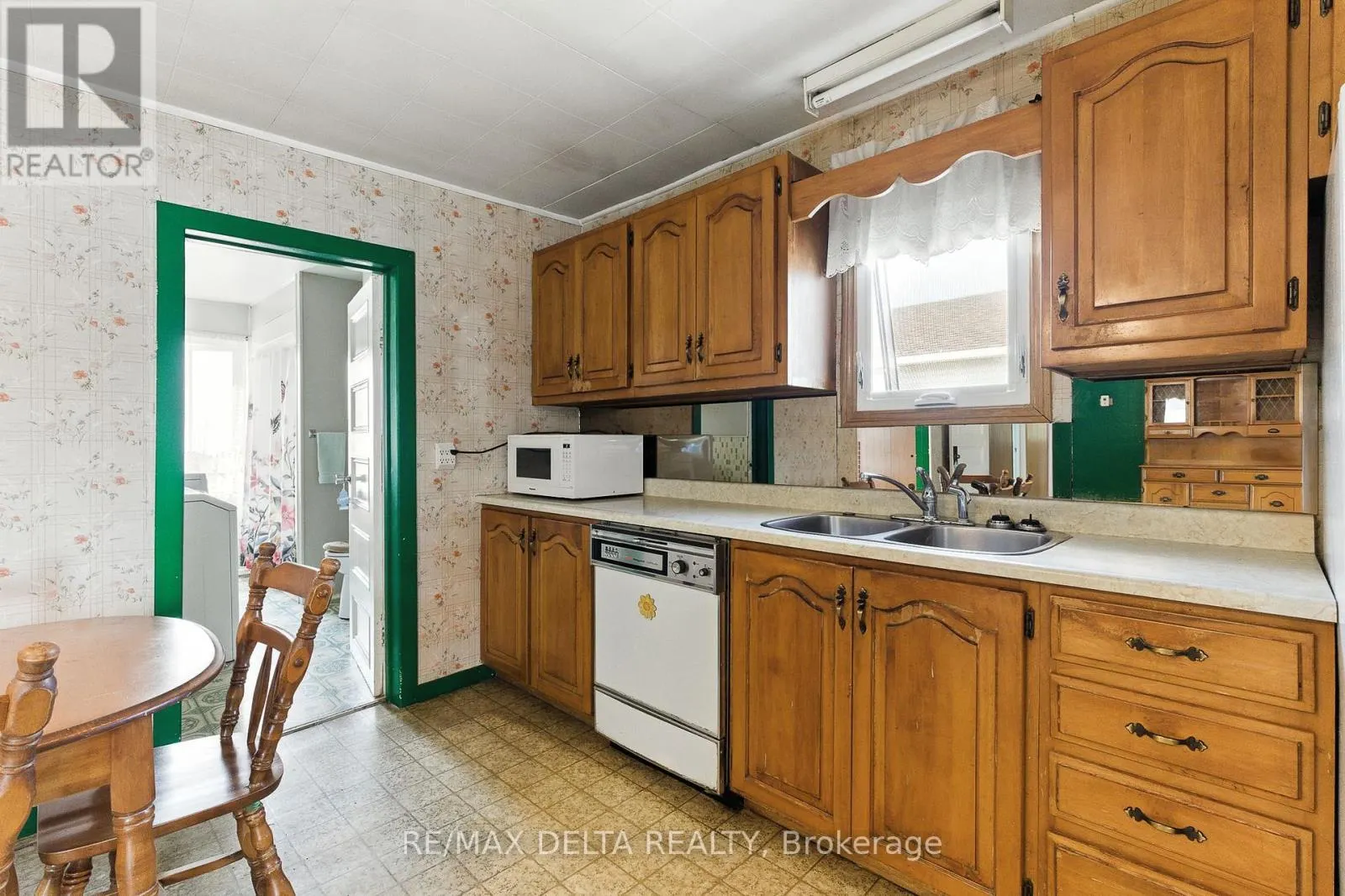 3560 DROUIN ROAD