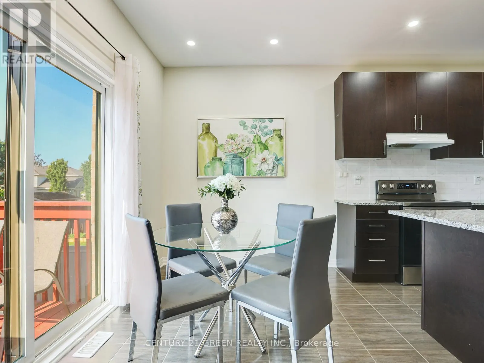 4 SLATER STREET
