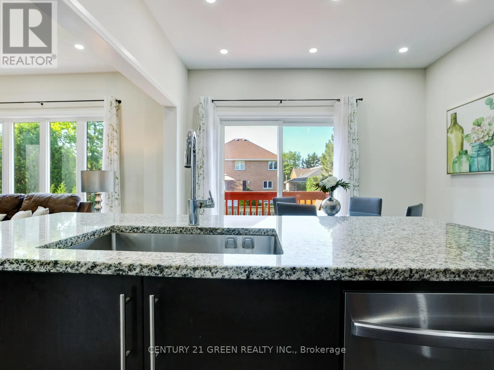 4 SLATER STREET
